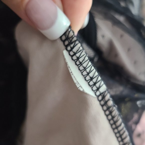 DEX Nude Black Lace Short Sleeve Top Size M - Picture 9 of 14